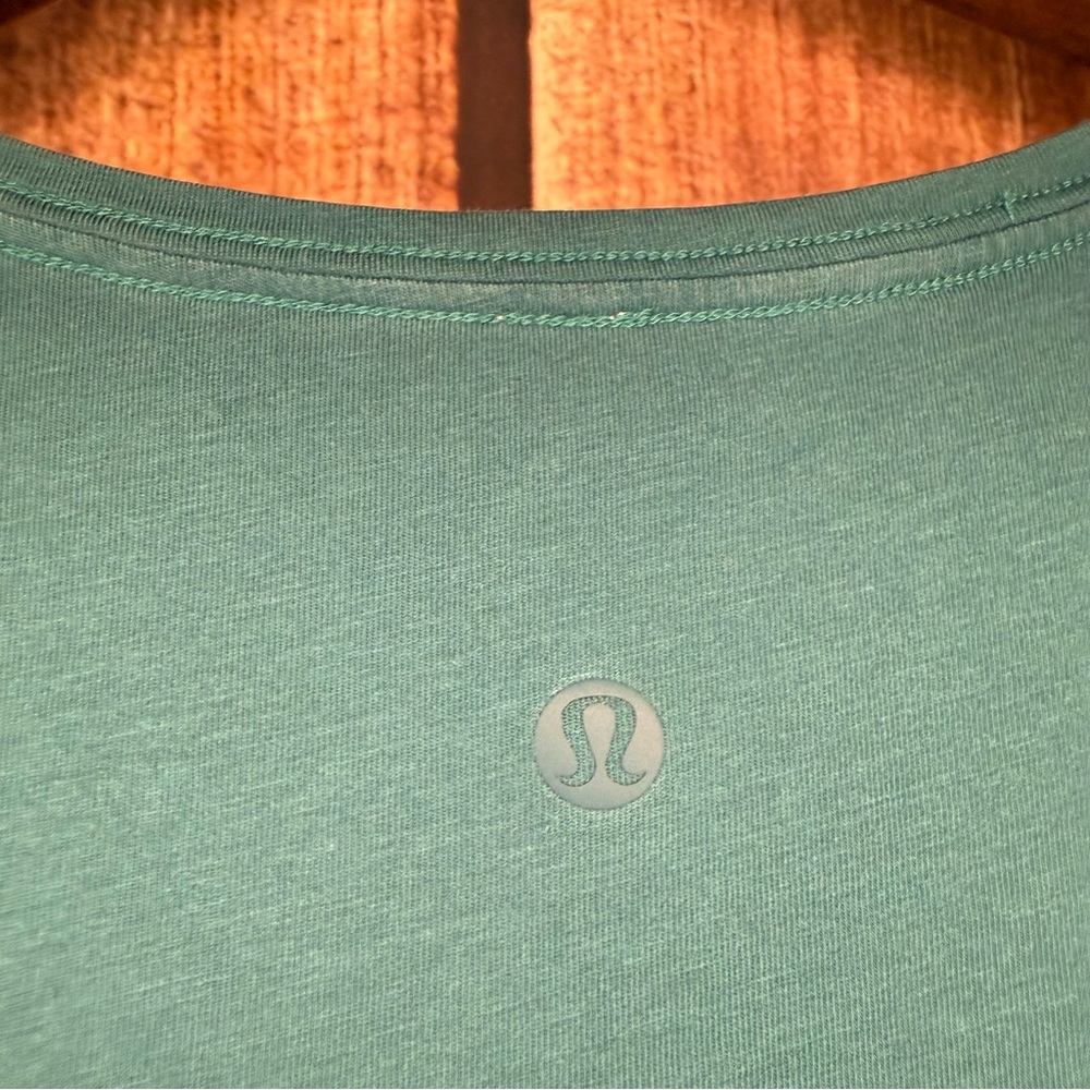 lululemon athletica Teal Short Sleeve Tee - Picture 5 of 7